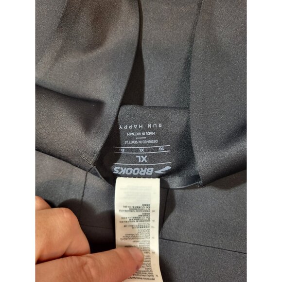 Brooks Womans XL Black Run Within Crop Tank - Picture 4 of 4